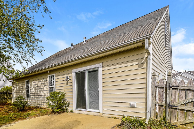 2,110/Mo, 2143 Castle Pines Dr Raleigh, NC 27604 Rear View