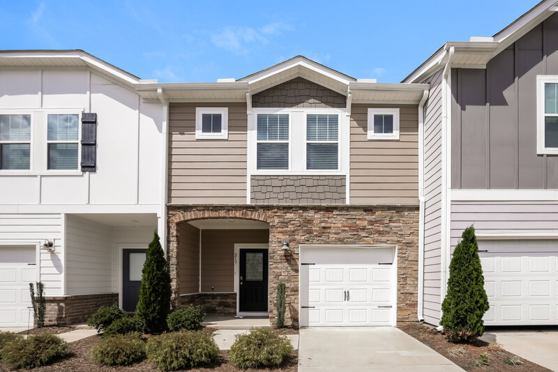 1,800/Mo, 217 Brook Farm Ln Fuquay Varina, NC 27526 External View