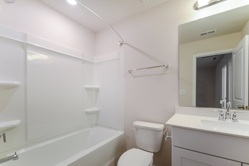2,015/Mo, 217 Brook Farm Ln Fuquay Varina, NC 27526 Bathroom View