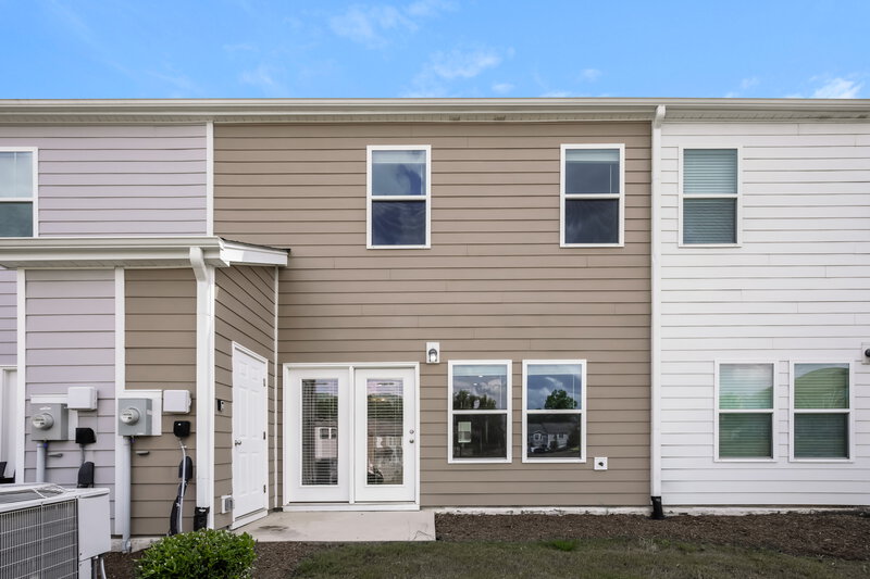 1,800/Mo, 217 Brook Farm Ln Fuquay Varina, NC 27526 Rear View