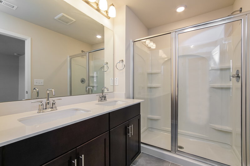 1,790/Mo, 921 Field Ivy Dr Fuquay Varina, NC 27526 Main Bathroom View