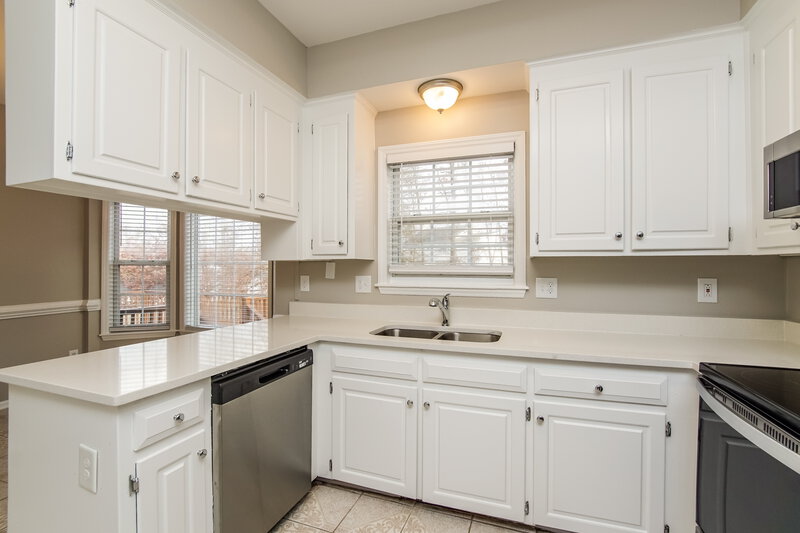 2,080/Mo, 6820 Coventry Ridge Rd Raleigh, NC 27616 Kitchen View 2