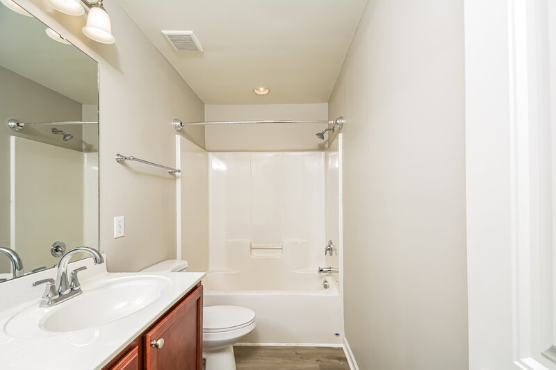 1,935/Mo, 2203 Sunny Cove Dr Raleigh, NC 27610 Bathroom View