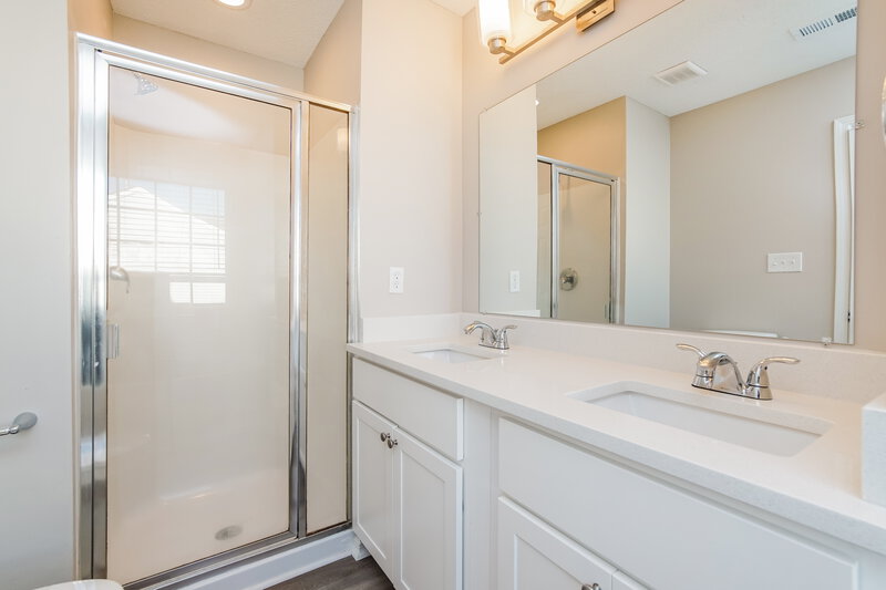 1,900/Mo, 1024 Penncross Dr Raleigh, NC 27610 Main Bathroom View