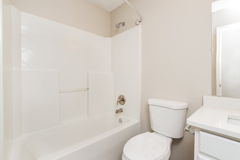 1,900/Mo, 1024 Penncross Dr Raleigh, NC 27610 Bathroom View