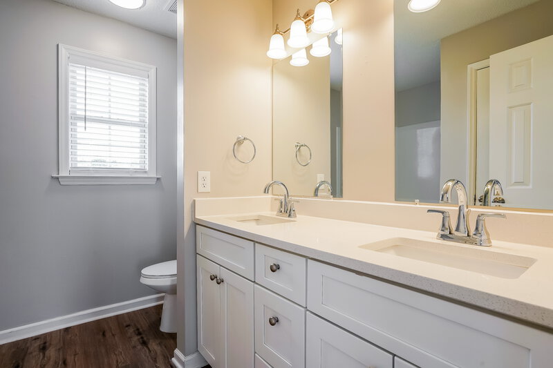 1,885/Mo, 1604 Crag Burn Ln Raleigh, NC 27604 Main Bathroom View