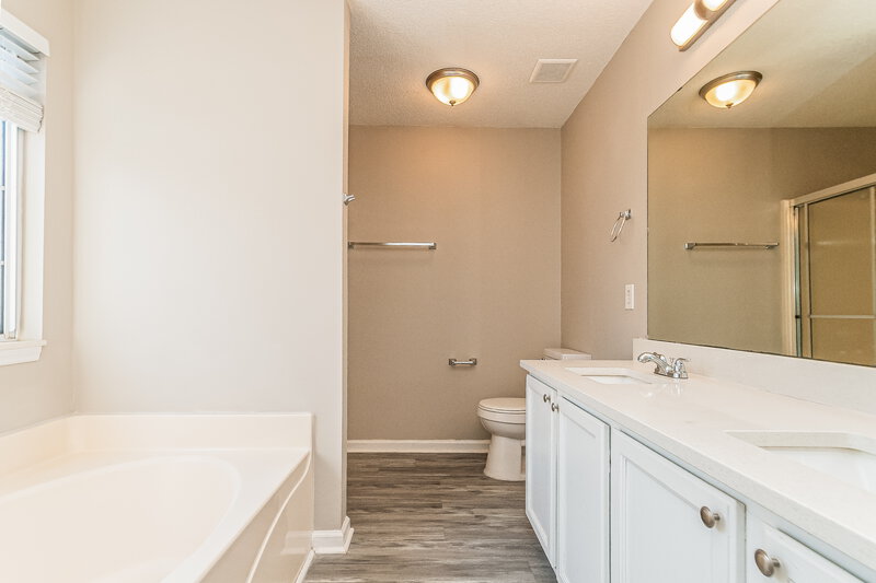 1,865/Mo, 6805 Coventry Ridge Rd Raleigh, NC 27616 Main Bathroom View