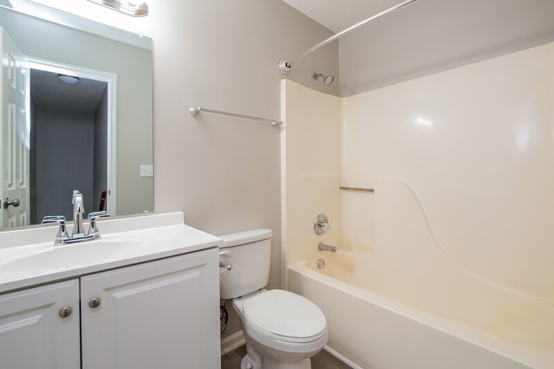 1,970/Mo, 4513 River Edge Dr Raleigh, NC 27604 Bathroom View