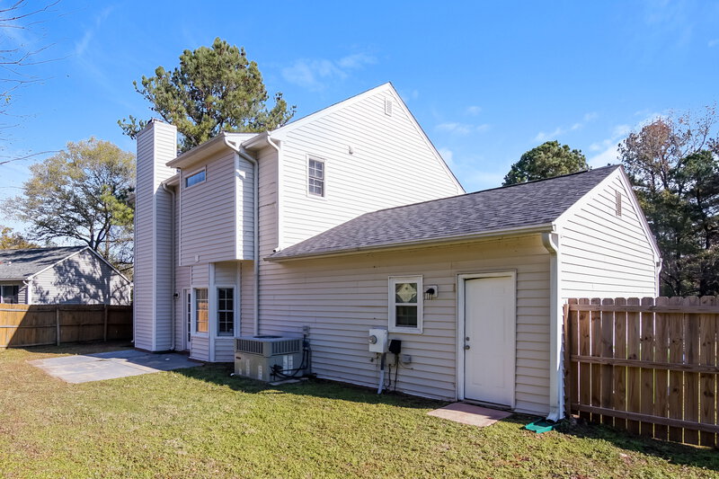 1,970/Mo, 4513 River Edge Dr Raleigh, NC 27604 Rear View 2