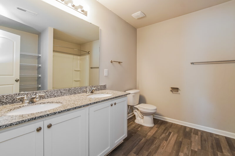 2,135/Mo, 34 Mariposa Ln Clayton, NC 27527 Bathroom View