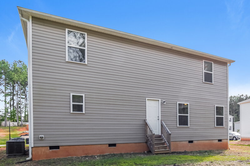 2,135/Mo, 34 Mariposa Ln Clayton, NC 27527 Rear View