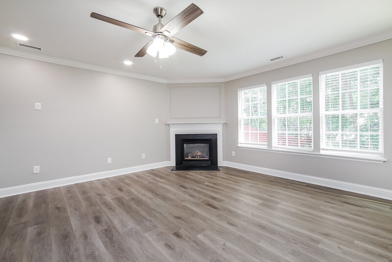 1,880/Mo, 6205 Saybrooke Dr Raleigh, NC 27604 Living Room View 3