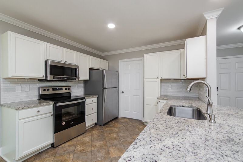 1,880/Mo, 6205 Saybrooke Dr Raleigh, NC 27604 Kitchen View 2