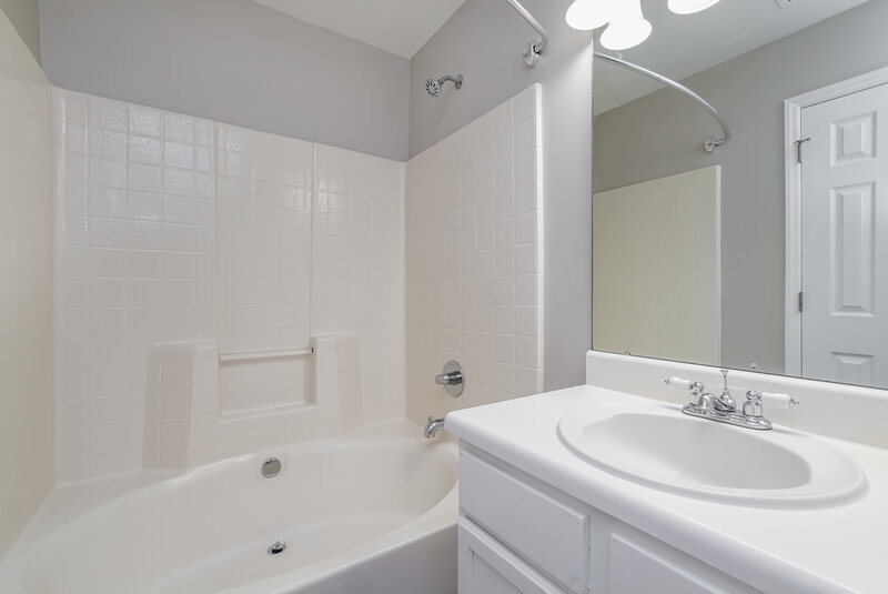 1,880/Mo, 6205 Saybrooke Dr Raleigh, NC 27604 Bathroom View