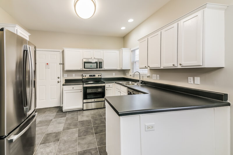 3,590/Mo, 3348 Forest Mill Cir Raleigh, NC 27616 Kitchen View