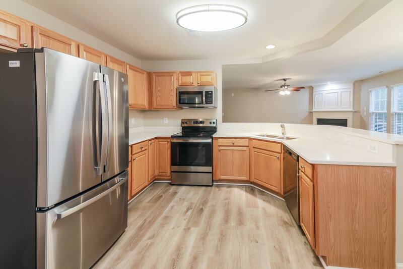 2,125/Mo, 5150 Wetlands Dr Raleigh, NC 27610 Kitchen View