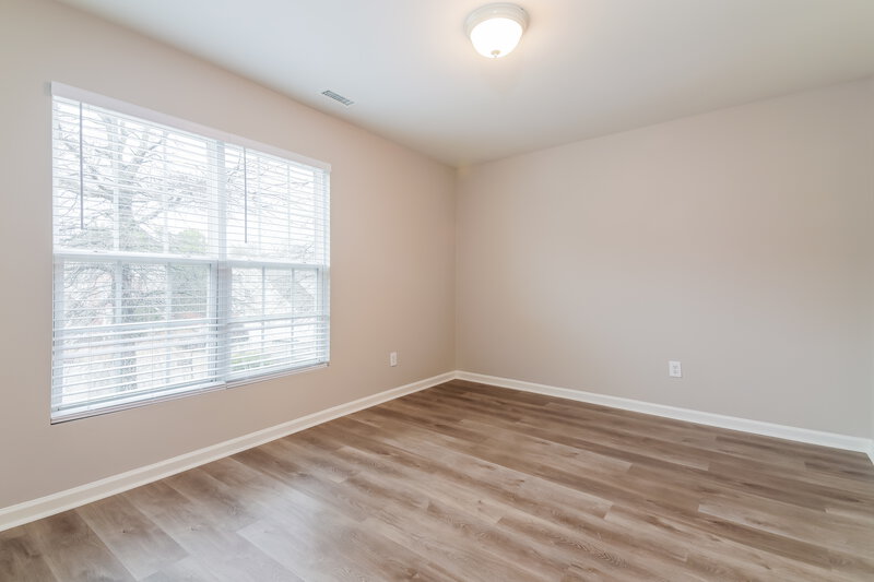 2,125/Mo, 5150 Wetlands Dr Raleigh, NC 27610 Office View