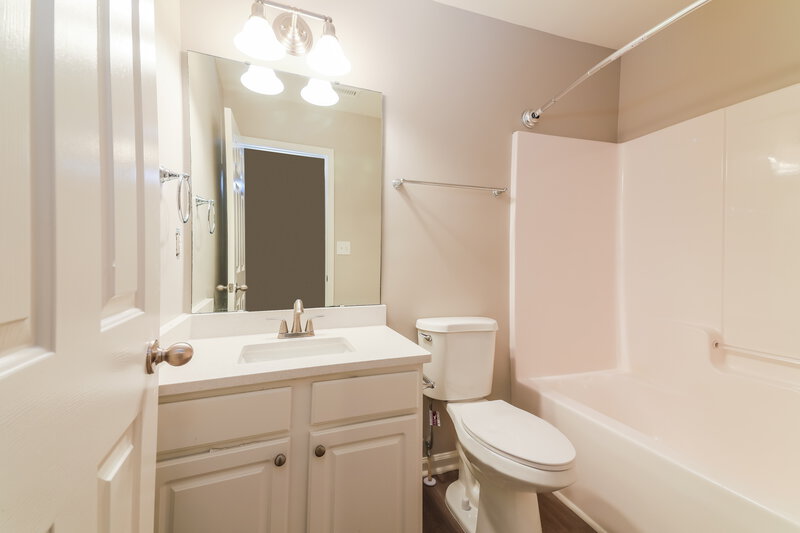 2,125/Mo, 5150 Wetlands Dr Raleigh, NC 27610 Bathroom View 2