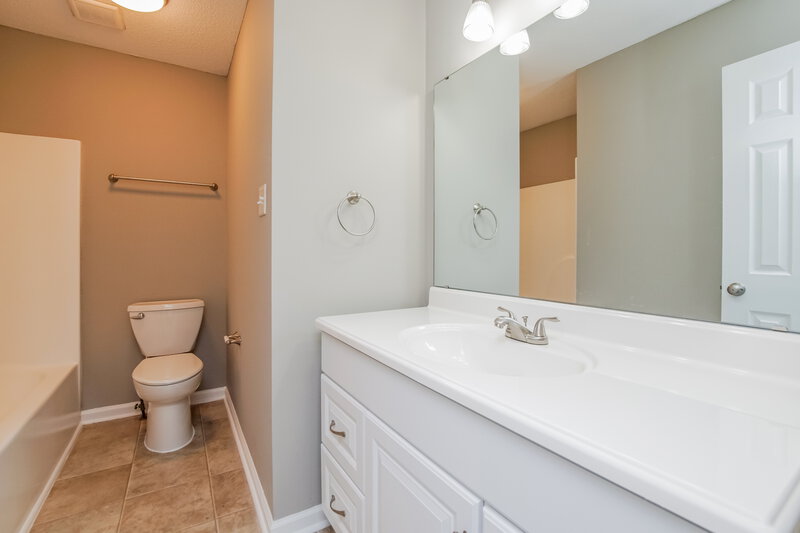 1,785/Mo, 4209 Traders Dock Court Raleigh, NC 27616 Bathroom View