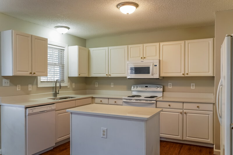 1,895/Mo, 602 Coventry Dr Zebulon, NC 27597 Kitchen View