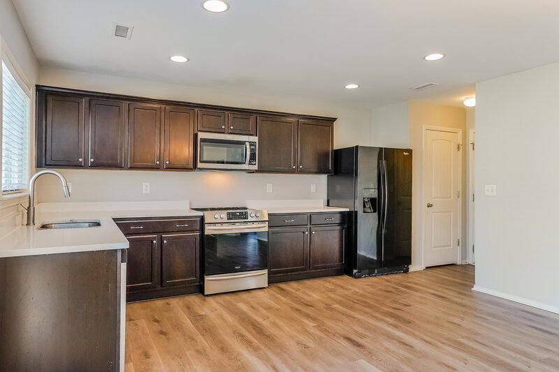 2,255/Mo, 4901 Autumn Sage Lndg Raleigh, NC 27616 Kitchen View 2