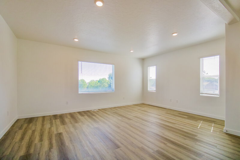 2,425/Mo, 1215 W 100 S Pleasant Grove, UT 84062 Living Room View