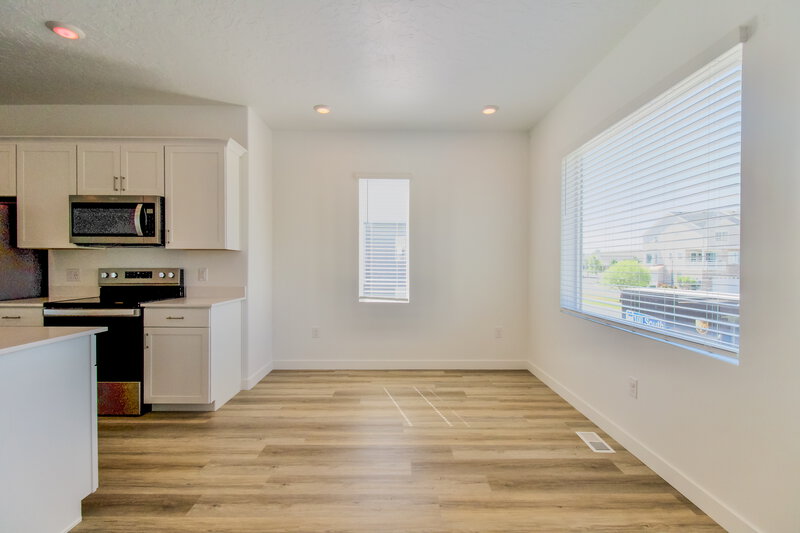 2,275/Mo, 1163 W 100 S Pleasant Grove, UT 84062 Dining Room View