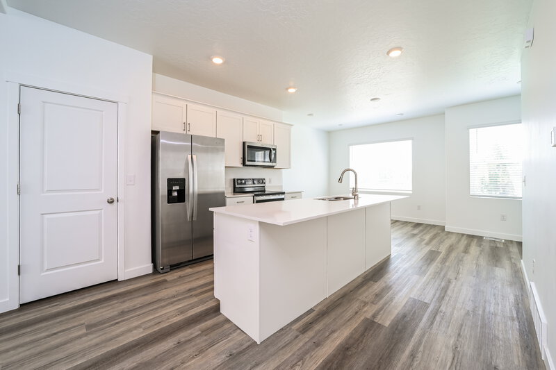 2,275/Mo, 1193 W 120 S Pleasant Grove, UT 84062 Kitchen View