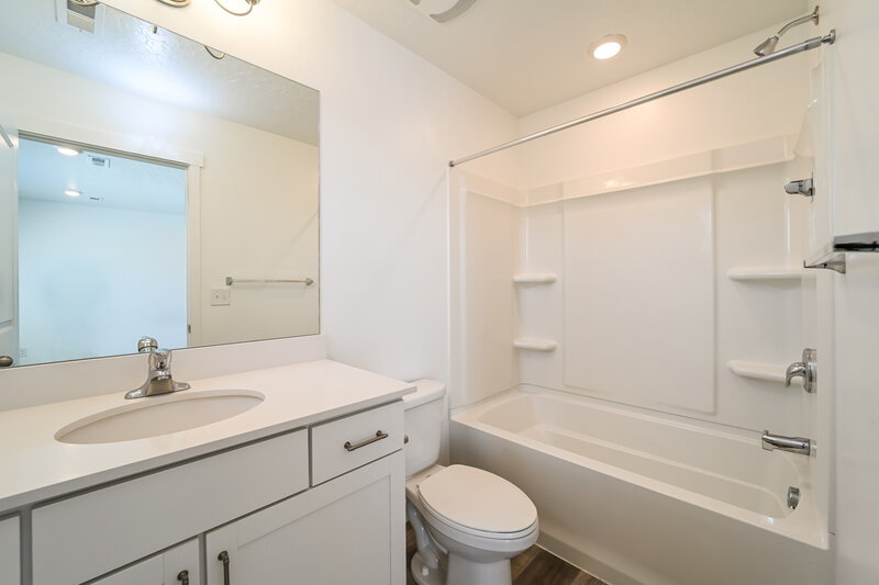 2,275/Mo, 1193 W 120 S Pleasant Grove, UT 84062 Main Bathroom View