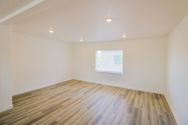 2,275/Mo, 1103 West 90 South Pleasant Grove, UT 84062 Living Room View