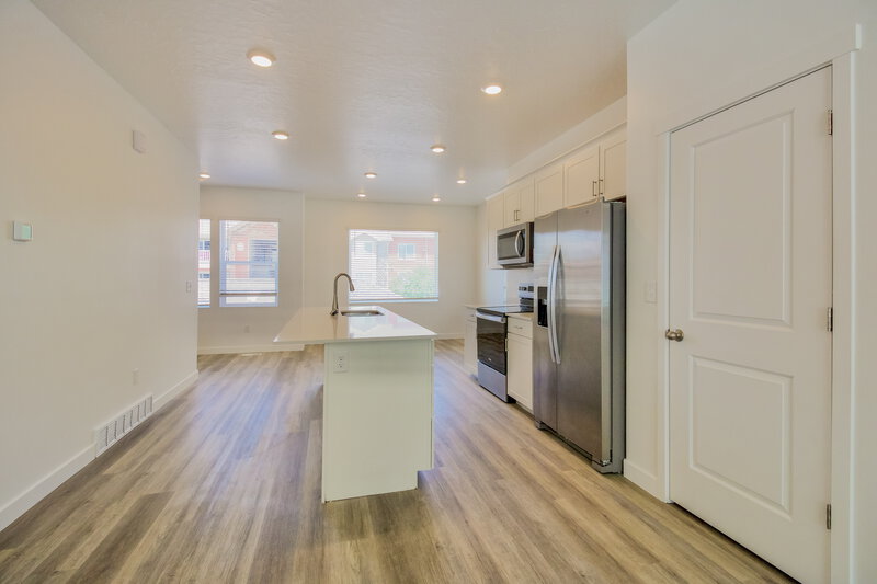 2,275/Mo, 1103 West 90 South Pleasant Grove, UT 84062 Kitchen View