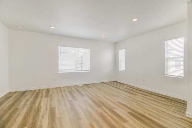 2,425/Mo, 1073 West 90 South Pleasant Grove, UT 84062 Living Room View