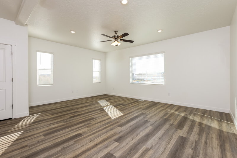 2,680/Mo, 1016 West 90 South Pleasant Grove, UT 84062 Living Room View