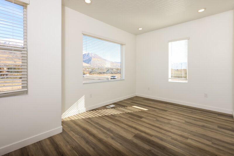 2,680/Mo, 1016 West 90 South Pleasant Grove, UT 84062 Living Room View 2