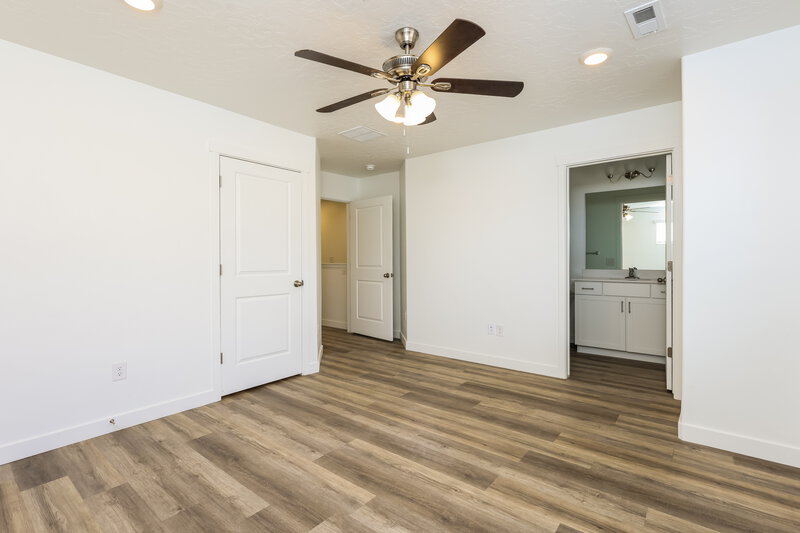 2,680/Mo, 1016 West 90 South Pleasant Grove, UT 84062 Main Bedroom View 2