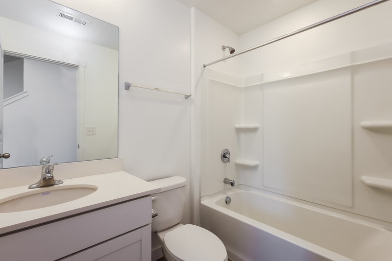 2,680/Mo, 1016 West 90 South Pleasant Grove, UT 84062 Bathroom View 2