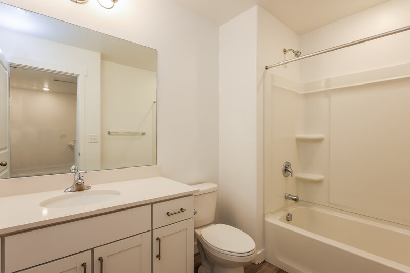 0/Mo, 1088 West 90 South Pleasant Grove, UT 84062 Bathroom View