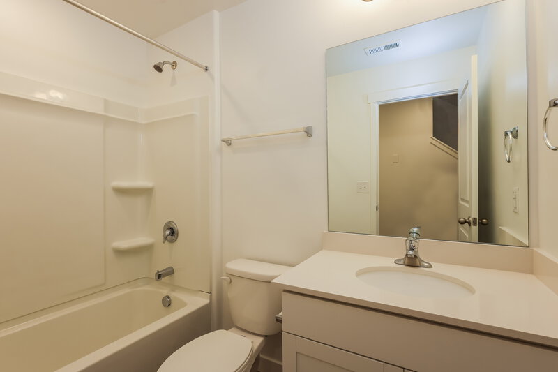 0/Mo, 1088 West 90 South Pleasant Grove, UT 84062 Bathroom View 2