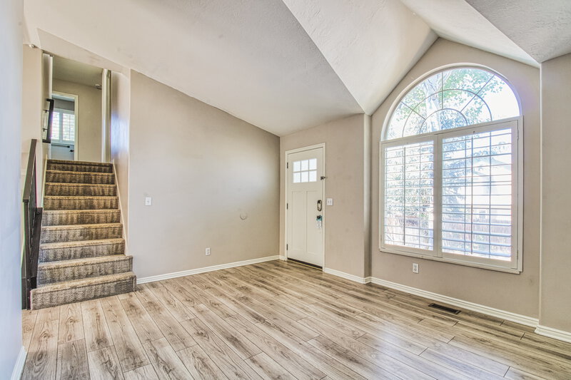 3,085/Mo, 8457 S 935 E Sandy, UT 84094 Living Room View