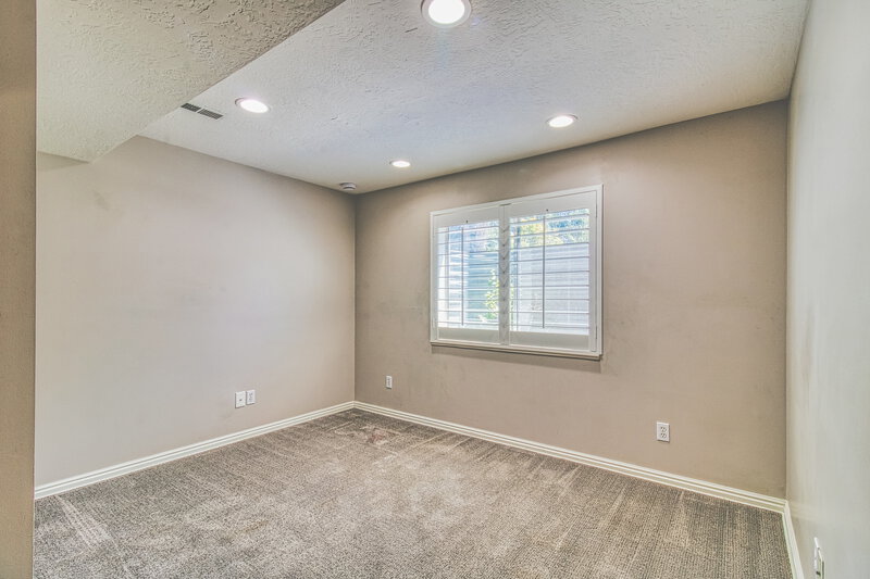 3,085/Mo, 8457 S 935 E Sandy, UT 84094 Bedroom View 3