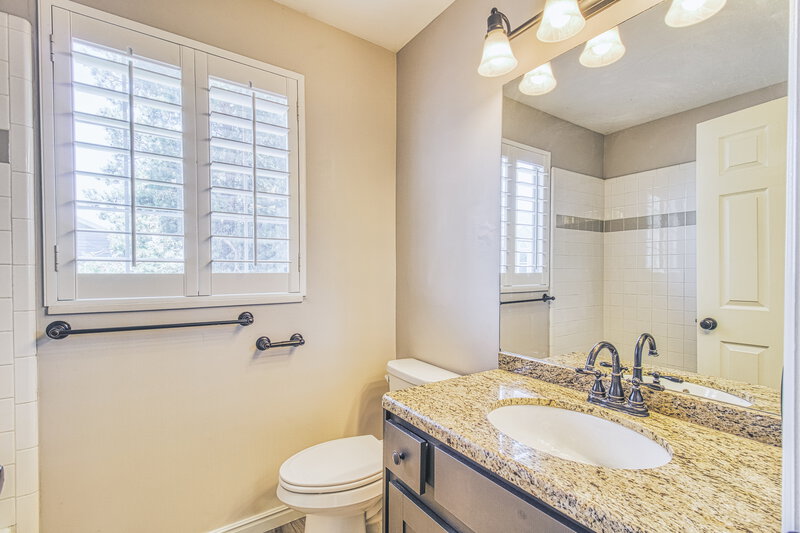 3,085/Mo, 8457 S 935 E Sandy, UT 84094 Bathroom View