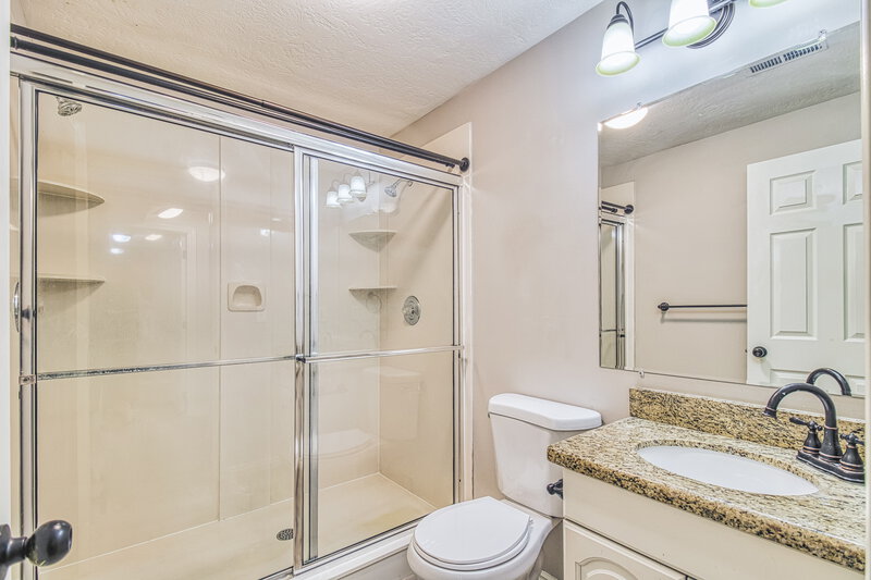 3,085/Mo, 8457 S 935 E Sandy, UT 84094 Bathroom View 2