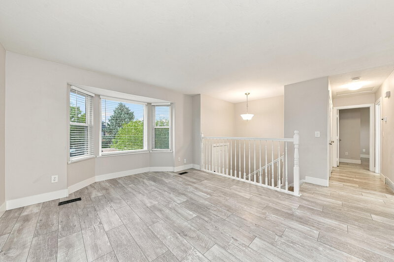 2,450/Mo, 4901 Banquet Ave West Jordan, UT 84081 Living Room View 2