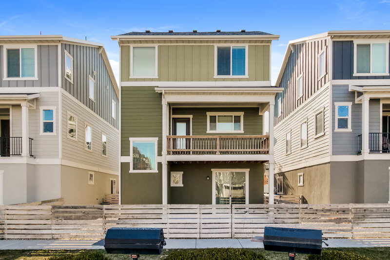 2,525/Mo, 850 W Shelton Way Unit 174 Midvale, UT 84047 Rear View