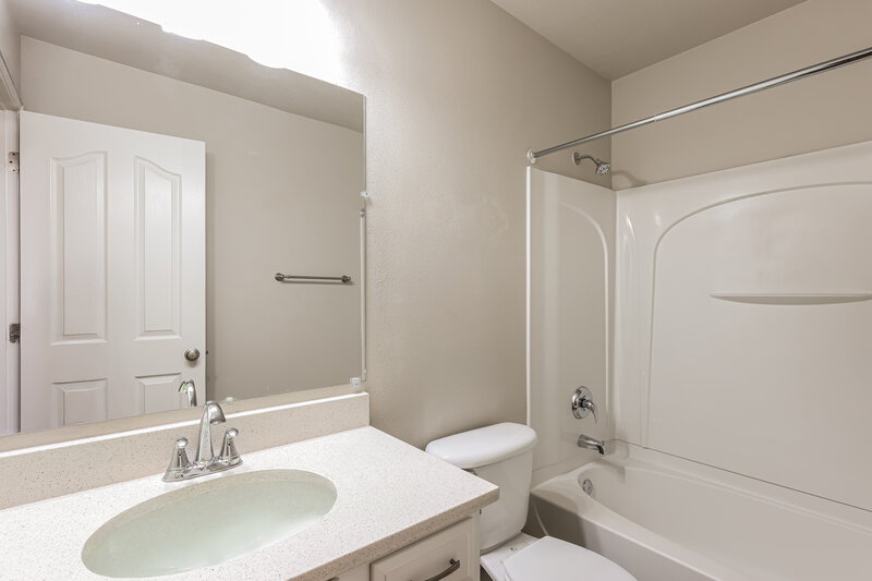2,865/Mo, 8558 Maul Oak Dr West Jordan, UT 84081 Bathroom View