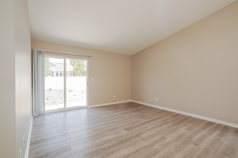 2,275/Mo, 322 Trappers Pond Ct Tooele, UT 84074 Living Room View