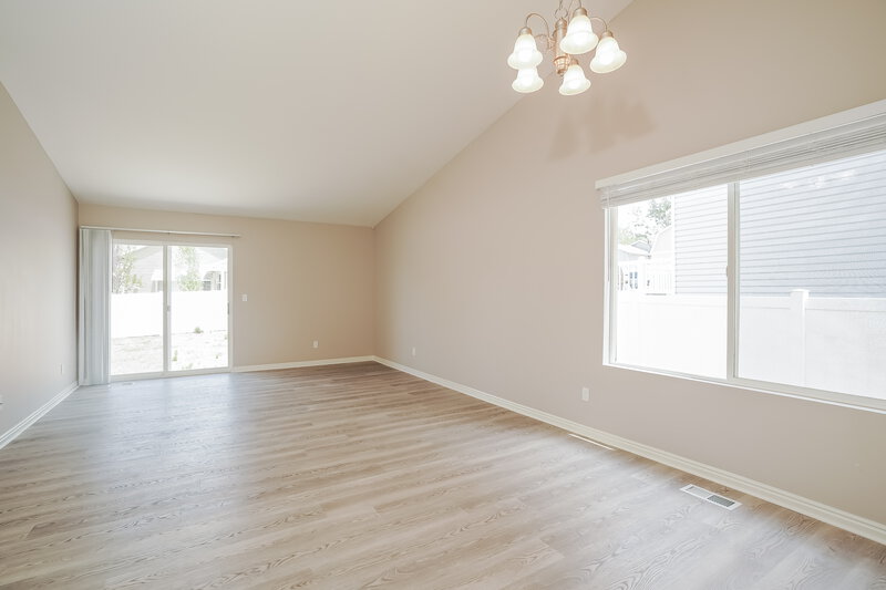 2,275/Mo, 322 Trappers Pond Ct Tooele, UT 84074 Dining Room View