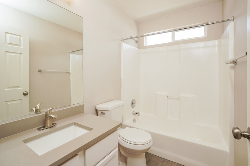 2,275/Mo, 322 Trappers Pond Ct Tooele, UT 84074 Main Bathroom View