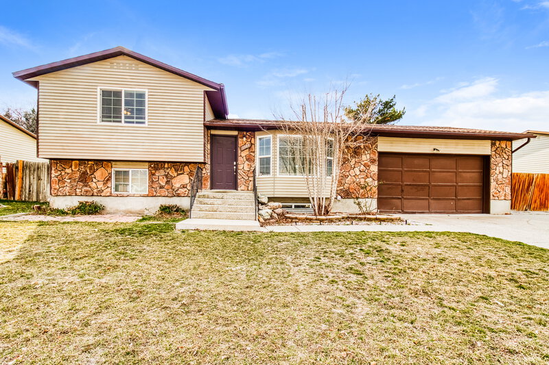 2,795/Mo, 3988 Burningham Dr Salt Lake City, UT 84119 External View