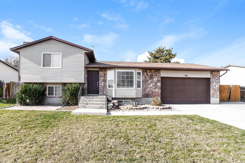 2,695/Mo, 3988 Burningham Dr Salt Lake City, UT 84119 External View